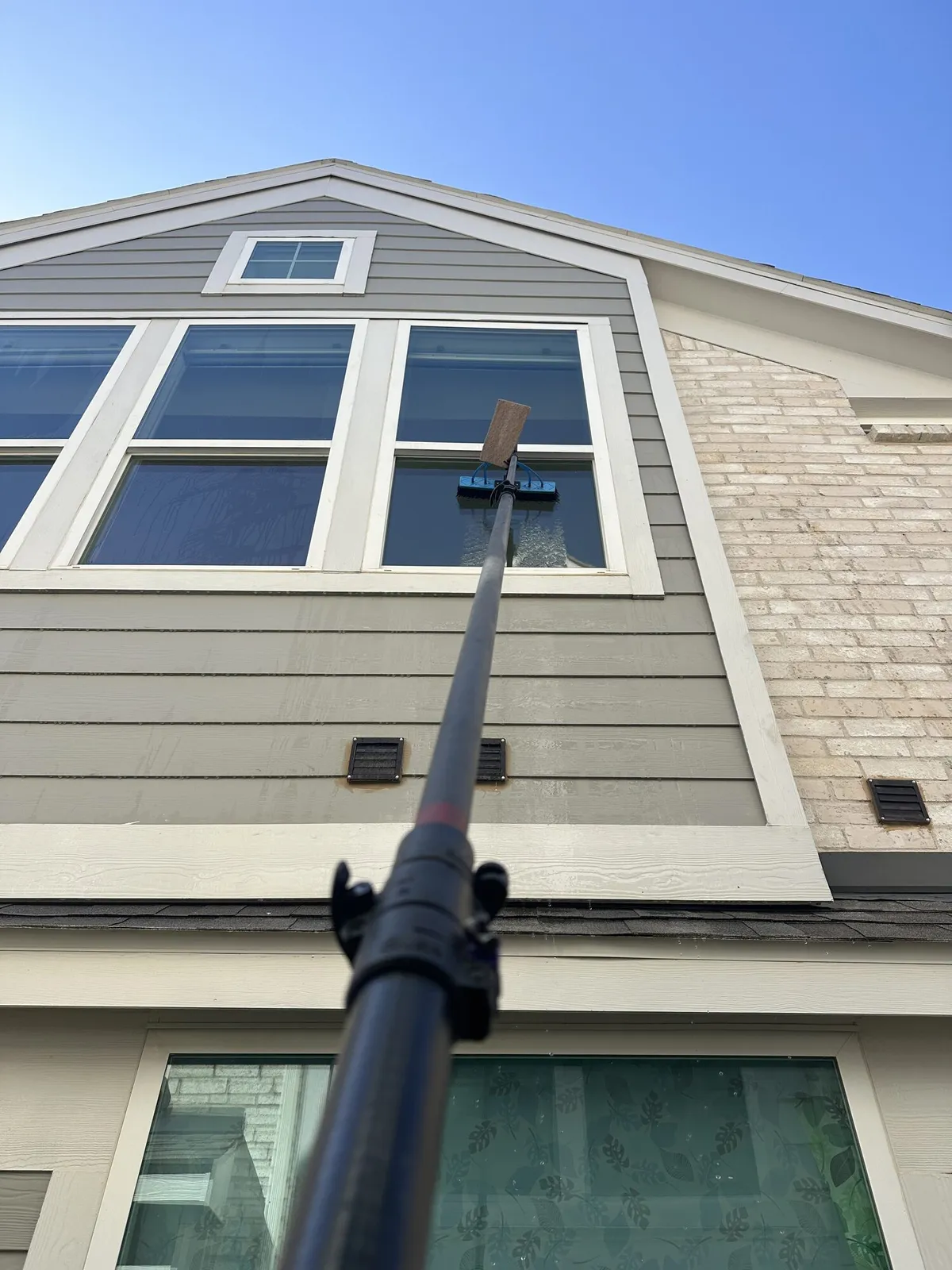 Window Cleaning by Surface Commandos
